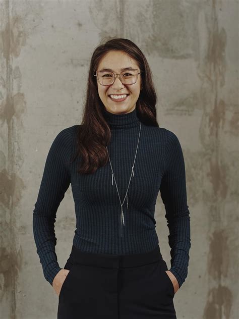 chloe holzinger